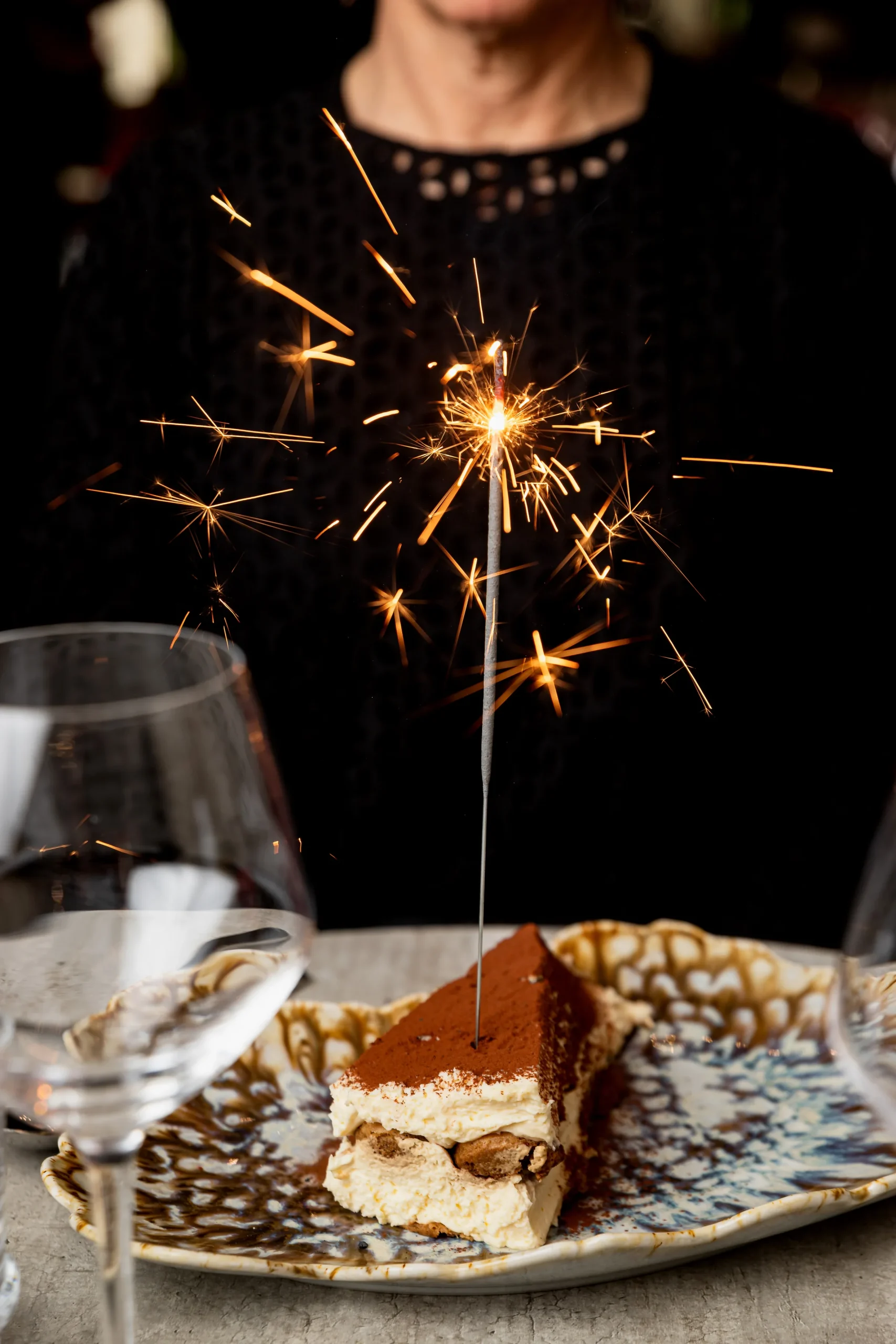 Dessert avec un cierge magique pour une fête